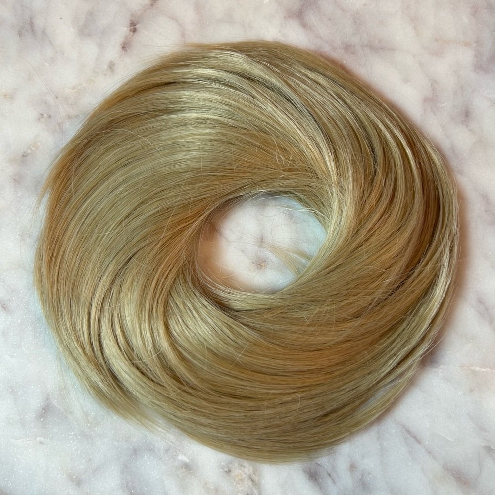 JuvaBun Blond Bun
